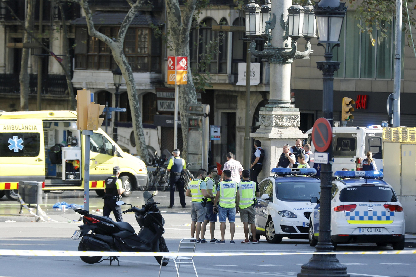 Las imágenes del atropello masivo en Barcelona
