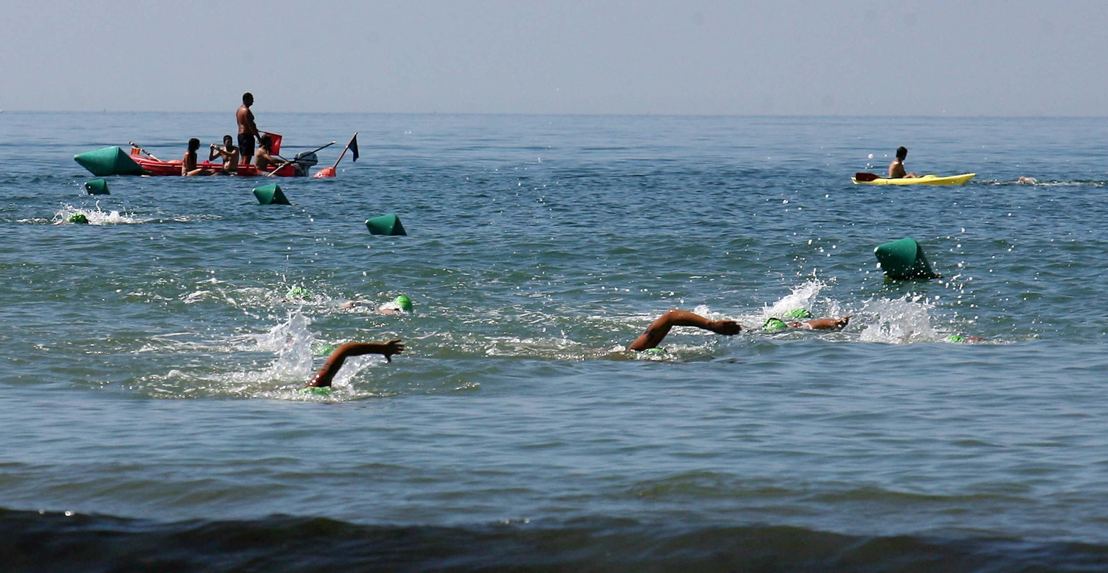 Natación en las playas de Huelva.