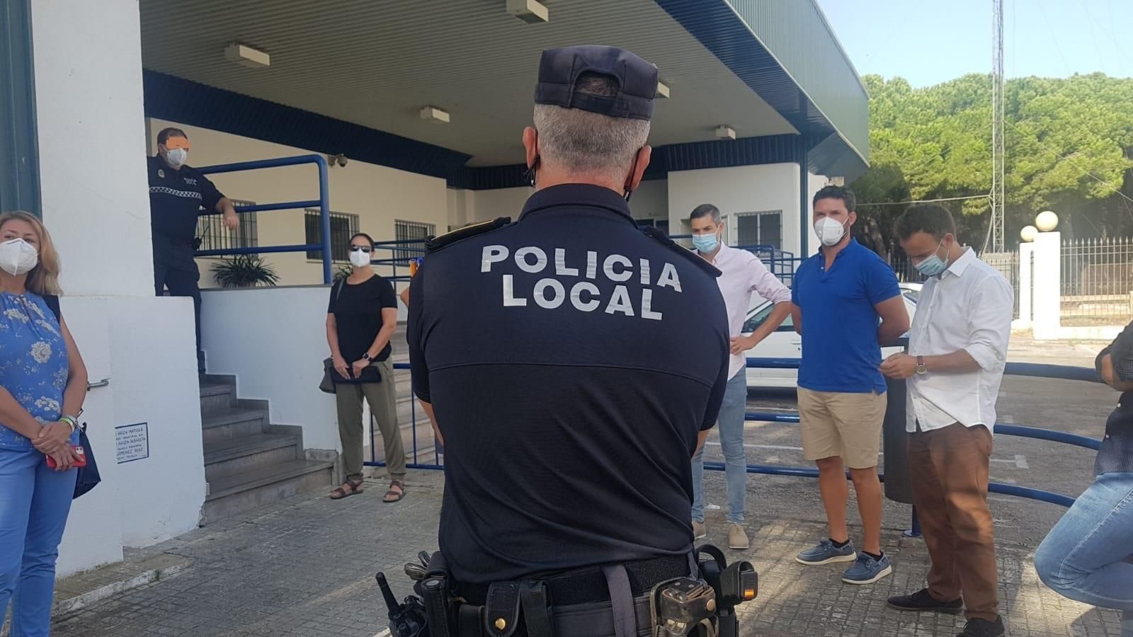 La oposición municipal sólo pudo acceder a la Jefatura tras insistir durante casi dos horas.