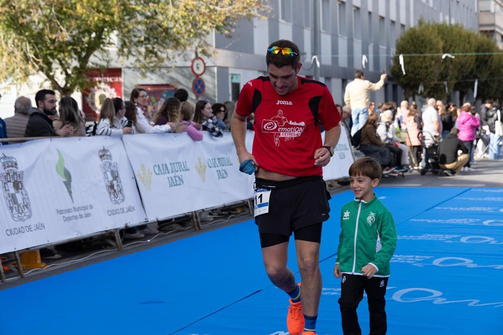 En imágenes: multitudinaria e histórica XXIX Media Maratón 'Ciudad de Jaén' y 10k en memoria de Paco Manzaneda