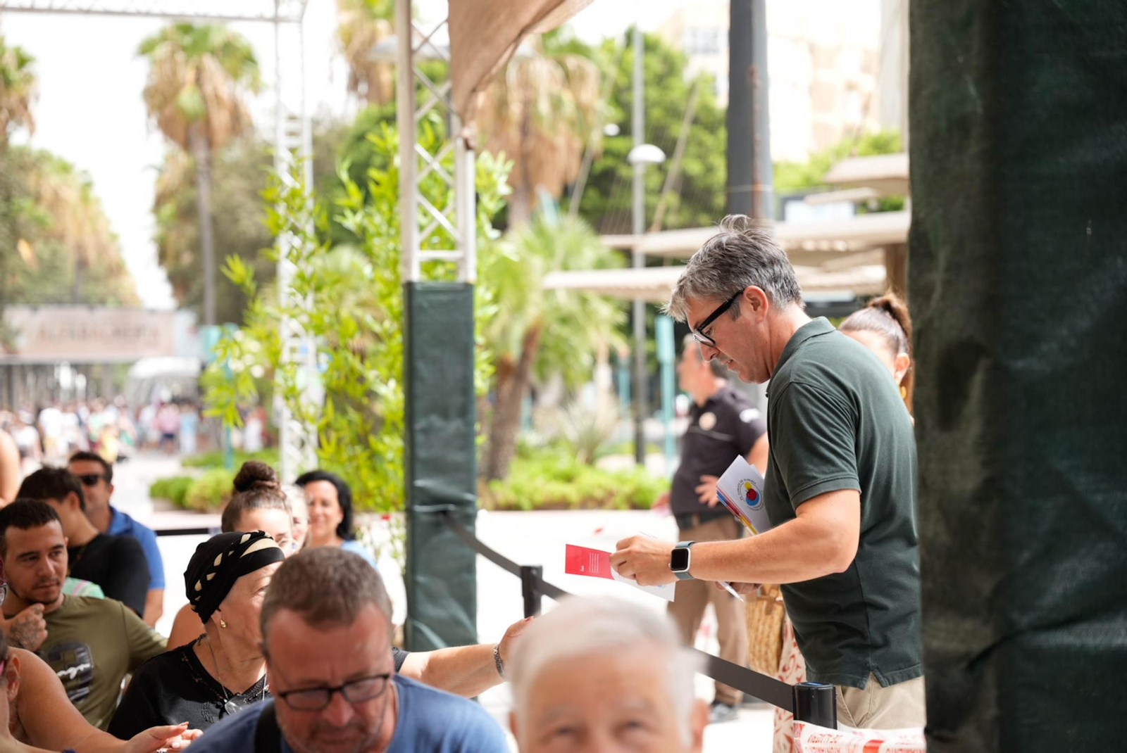 La Cofradía del Tomate y la semifinal del concurso gastronómico de la Feria de Almería, en imágenes