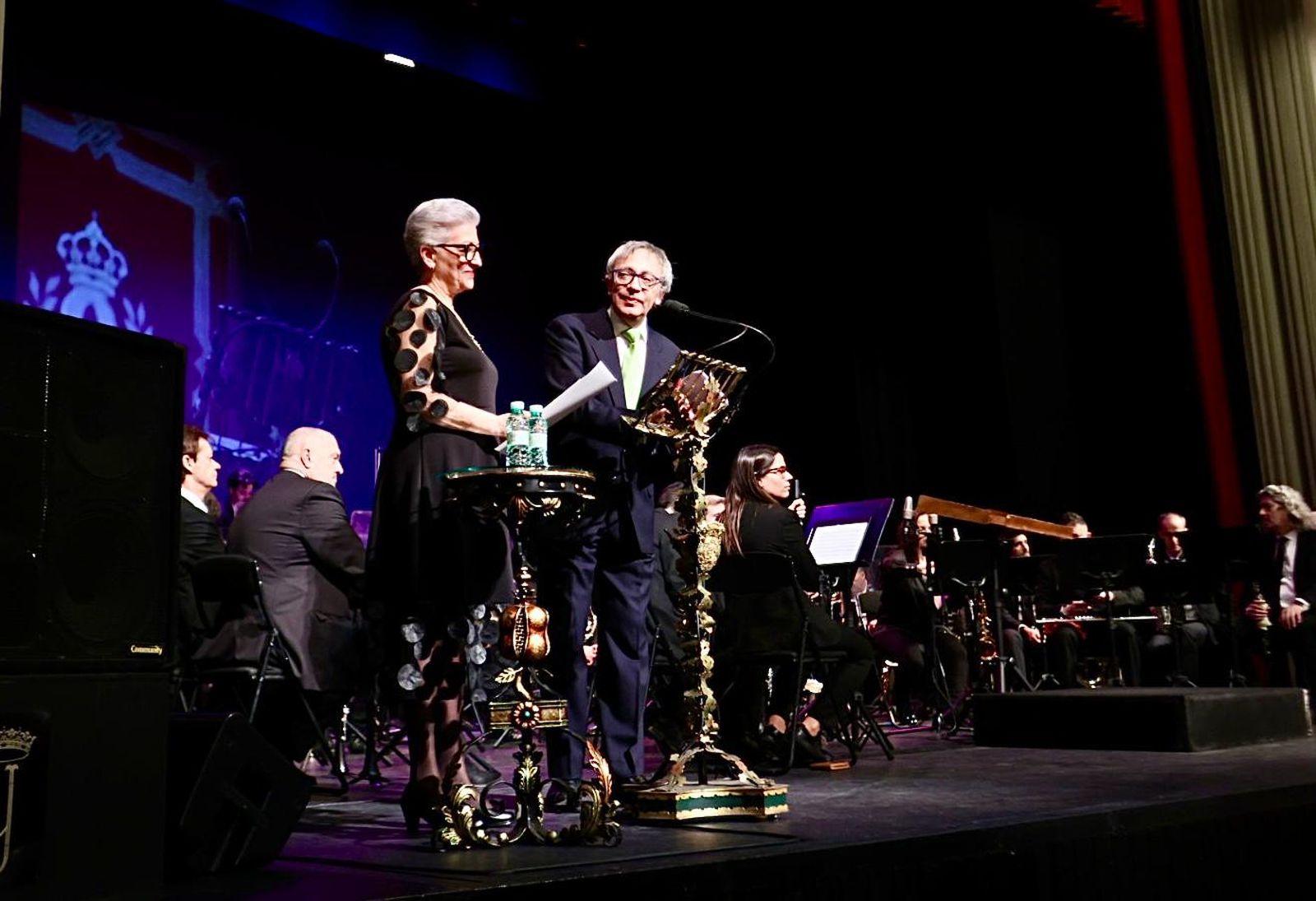 Entrega de las Tapas del Pregón de la Semana Santa de Granada 2025
