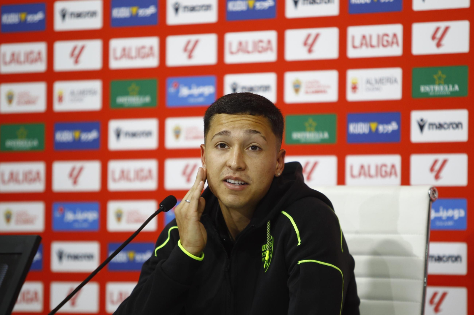 El partido U.D. Almería-Cádiz C.F. en imágenes