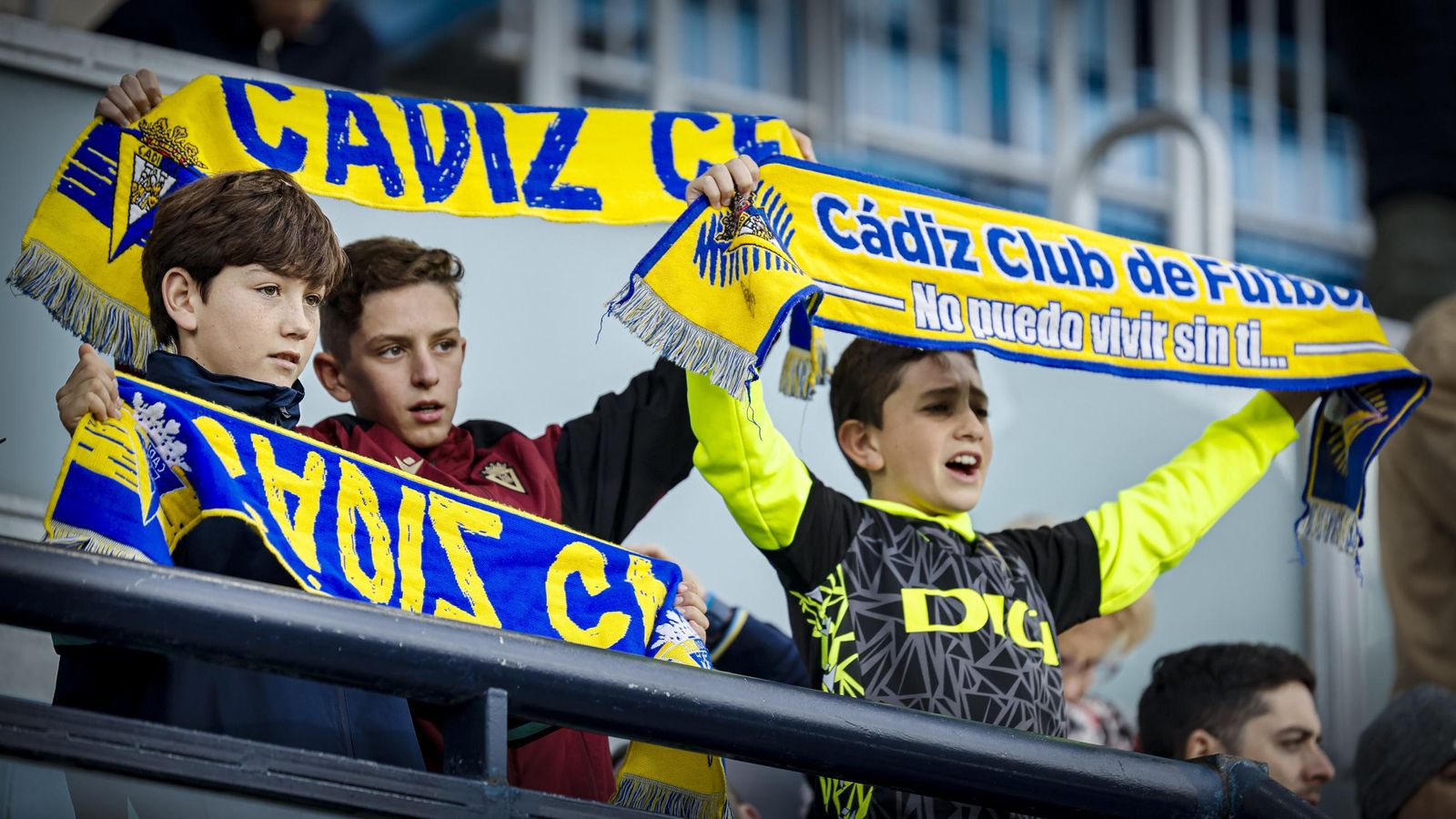 Búscate entre las fotos del partido de fútbol Cádiz CF - Albacete Balompié