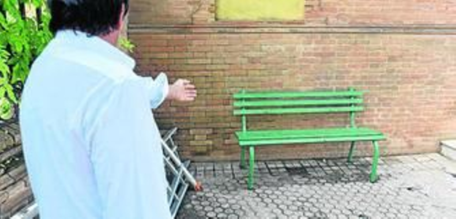 Roban en el cementerio tras maniatar al vigilante