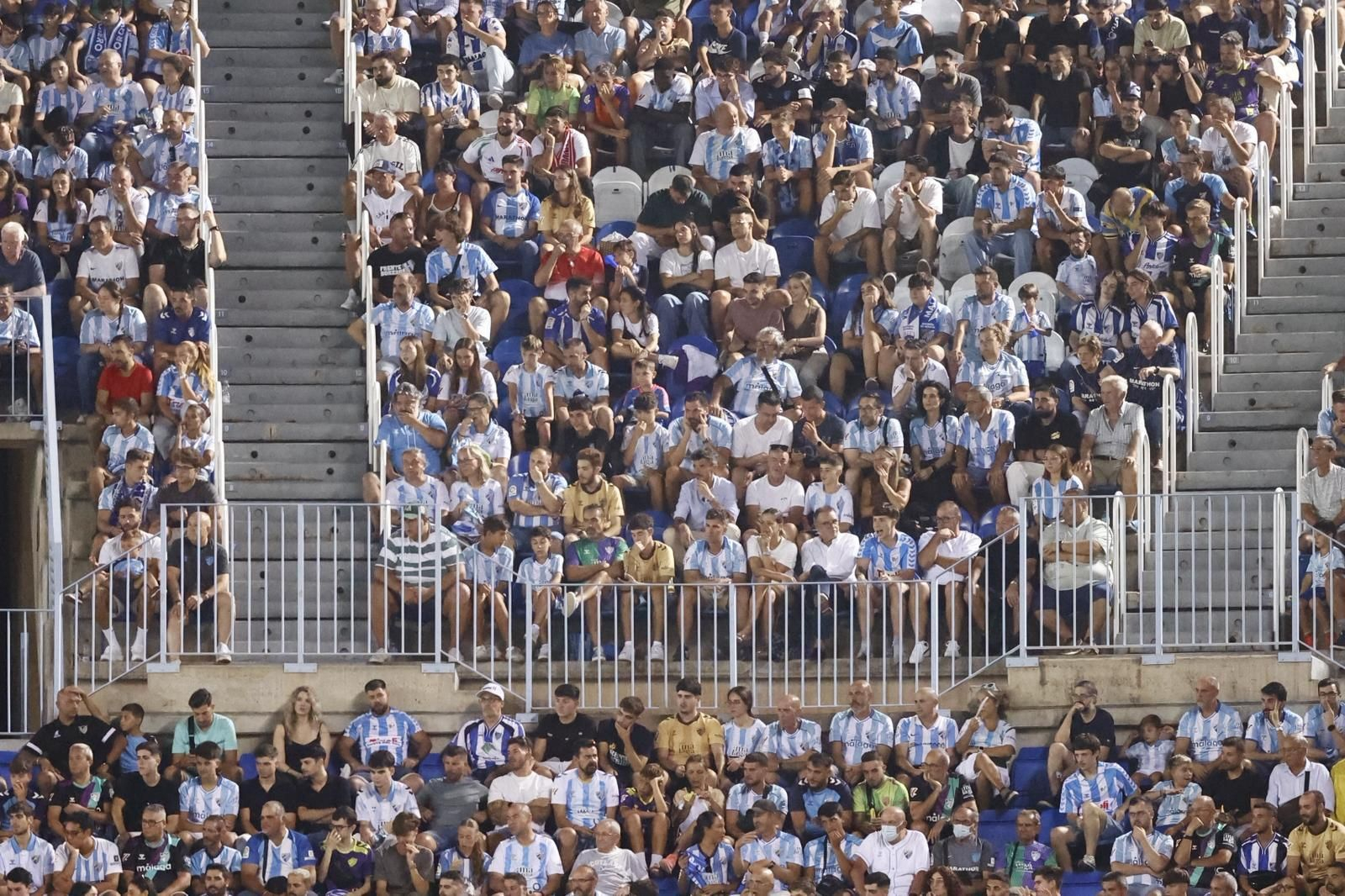 Búscate en las gradas de La Rosaleda durante el Málaga-Granada