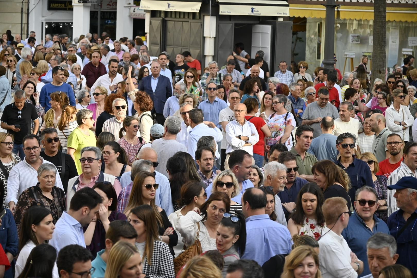 Imágenes de la concentración por las infraestructuras para Huelva