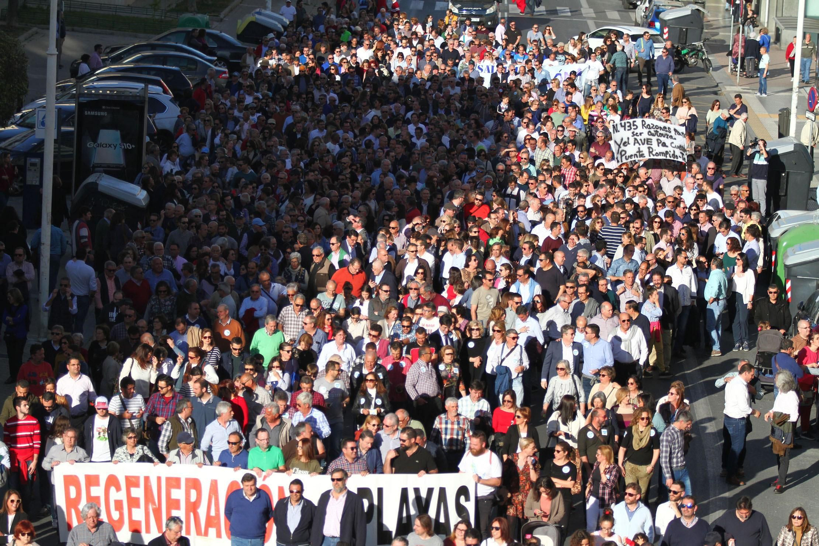 Huelva Se Mueve, imágenes de la manifestación del 15-M