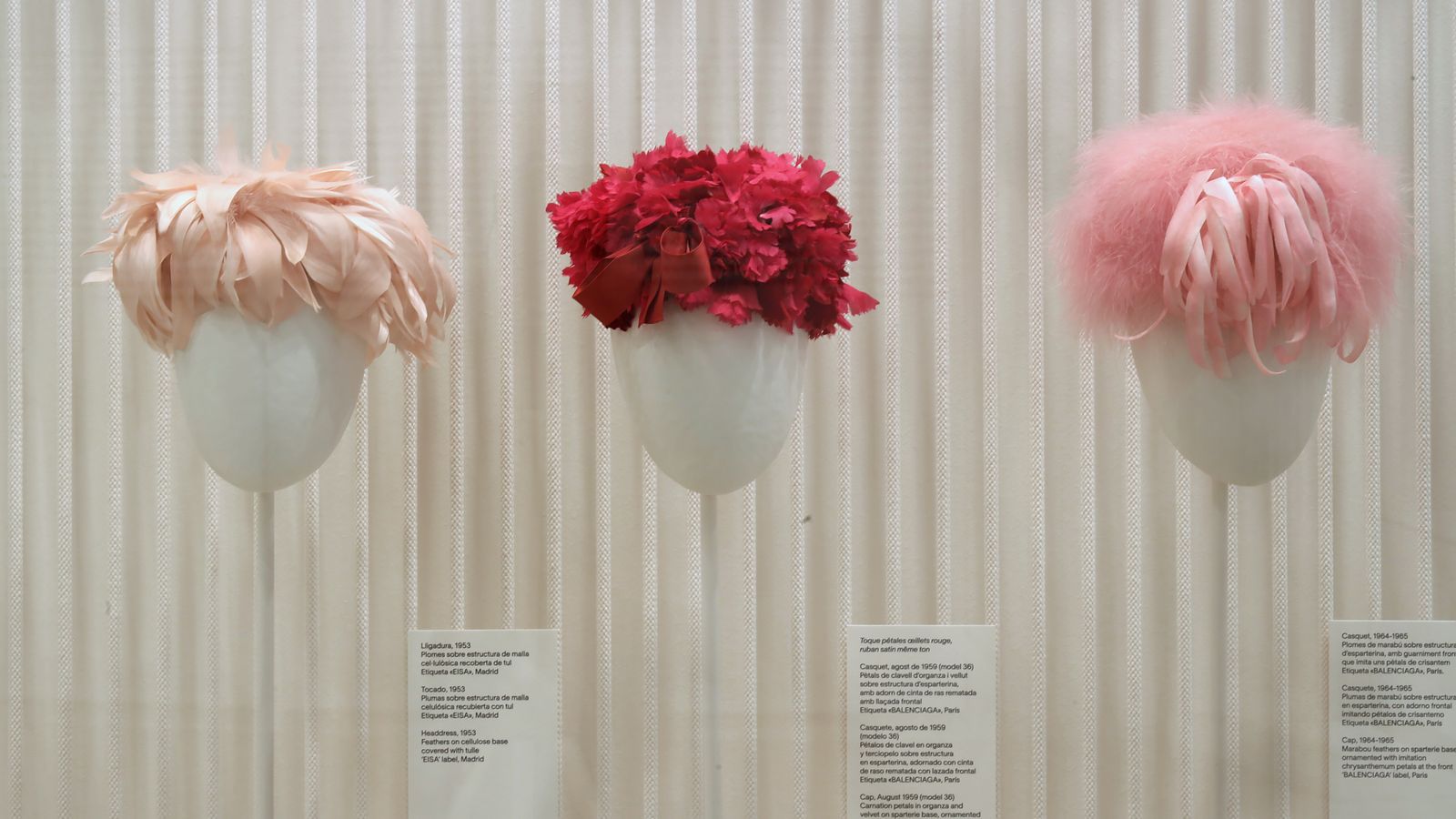 Tres tocados realizados por Balenciaga en los años 30.