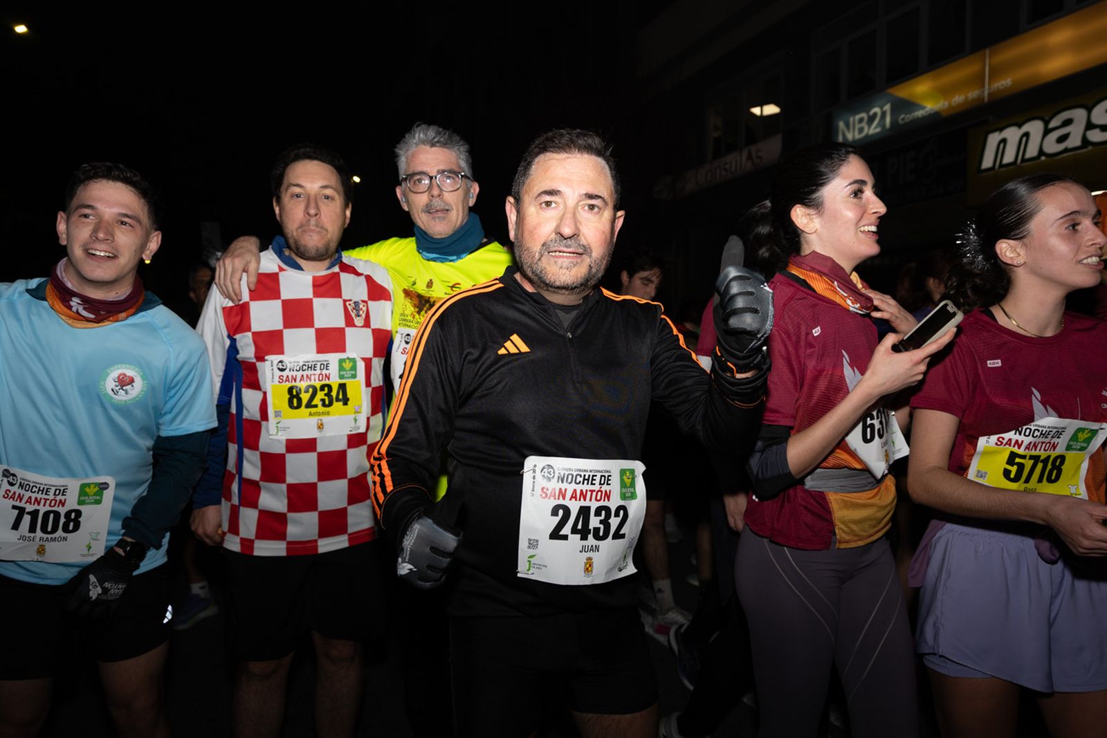 En imágenes: búscate en tu llegada a meta de la Carrera de San Antón 2026 (III)