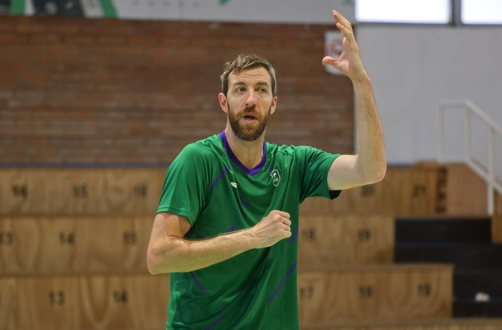 Las fotos de Fran Vázquez tutelando a los pívots del Unicaja Las fotos de Fran Vázquez tutelando a los pívots del Unicaja