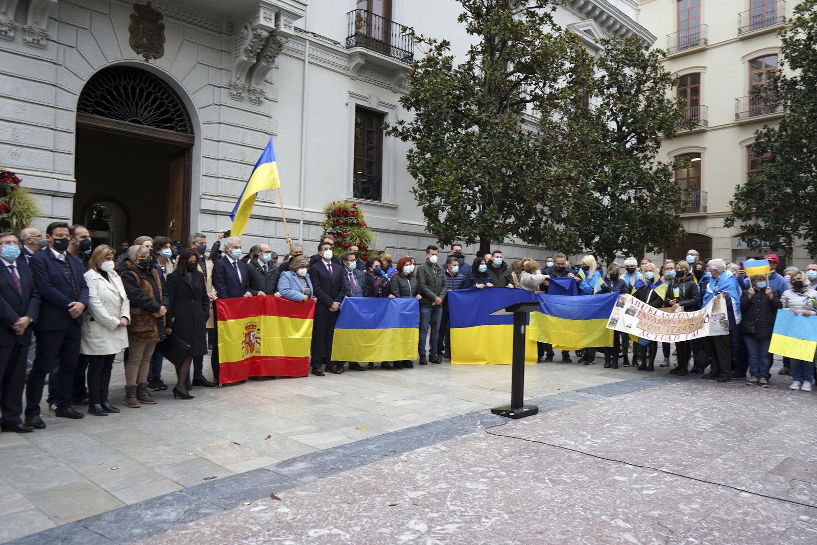 Así ha sido la concentración de solidaridad con el pueblo ucraniano en Granada