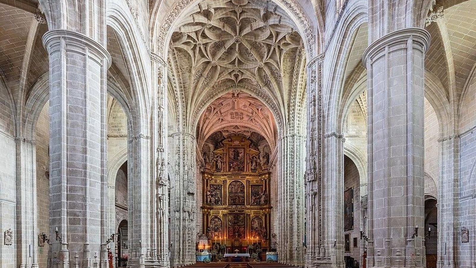 Nave principal de la Iglesia de San Miguel de Jerez. Nave principal de la Iglesia de San Miguel de Jerez.
