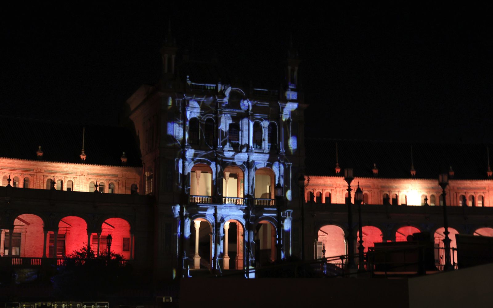 El espectáculo de luces y sonido de ICÓNICA en imágenes