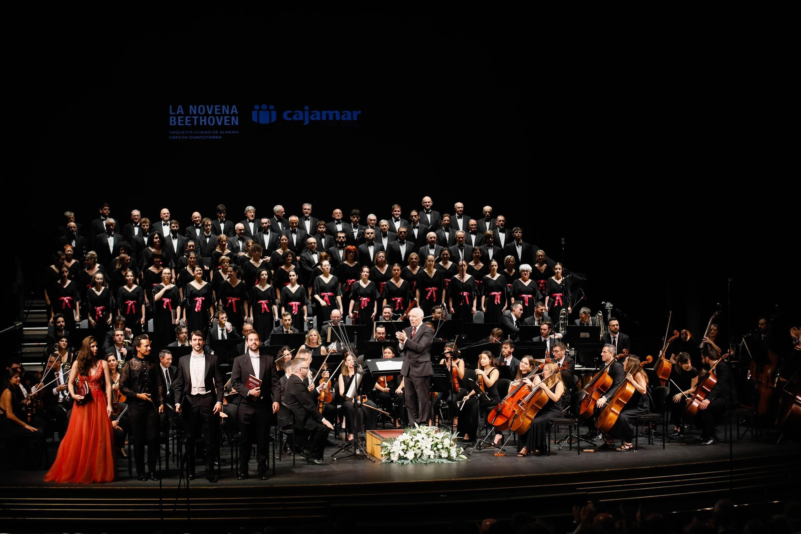 Imágenes de la novena Beethoven interpretado por la OCAL y Orfeón para Cajamar