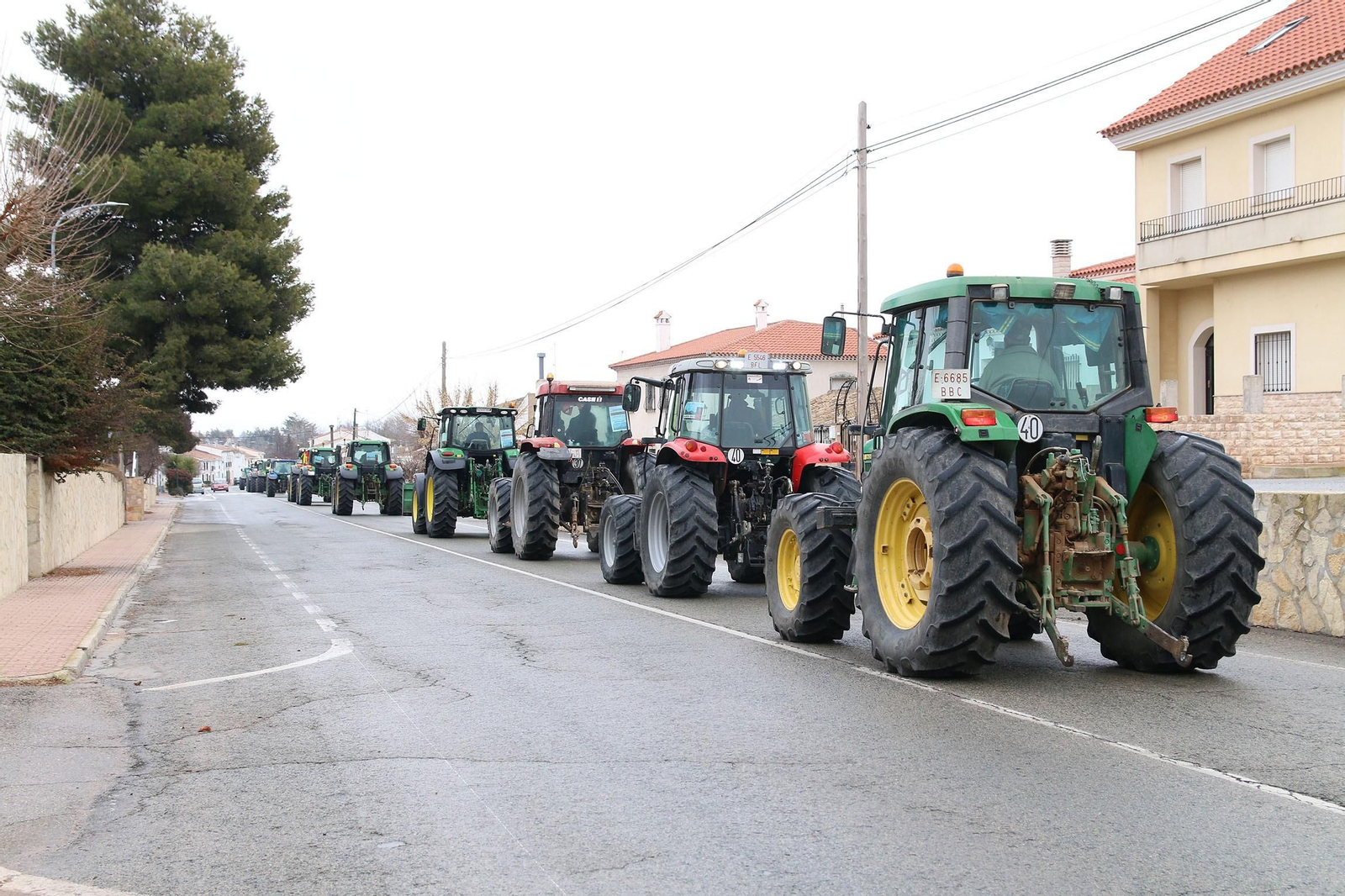 Fotogalería de la tractorada del Almanzora contra línea de 400 Kv que atraviesa las Estancias