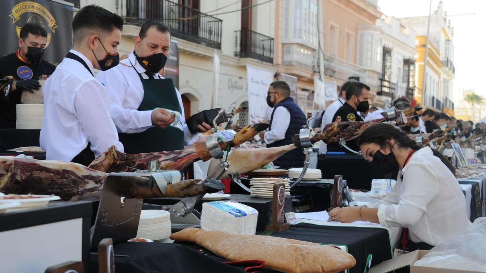 Feria Solidaria de Cortadores de Jamón en San Fernando