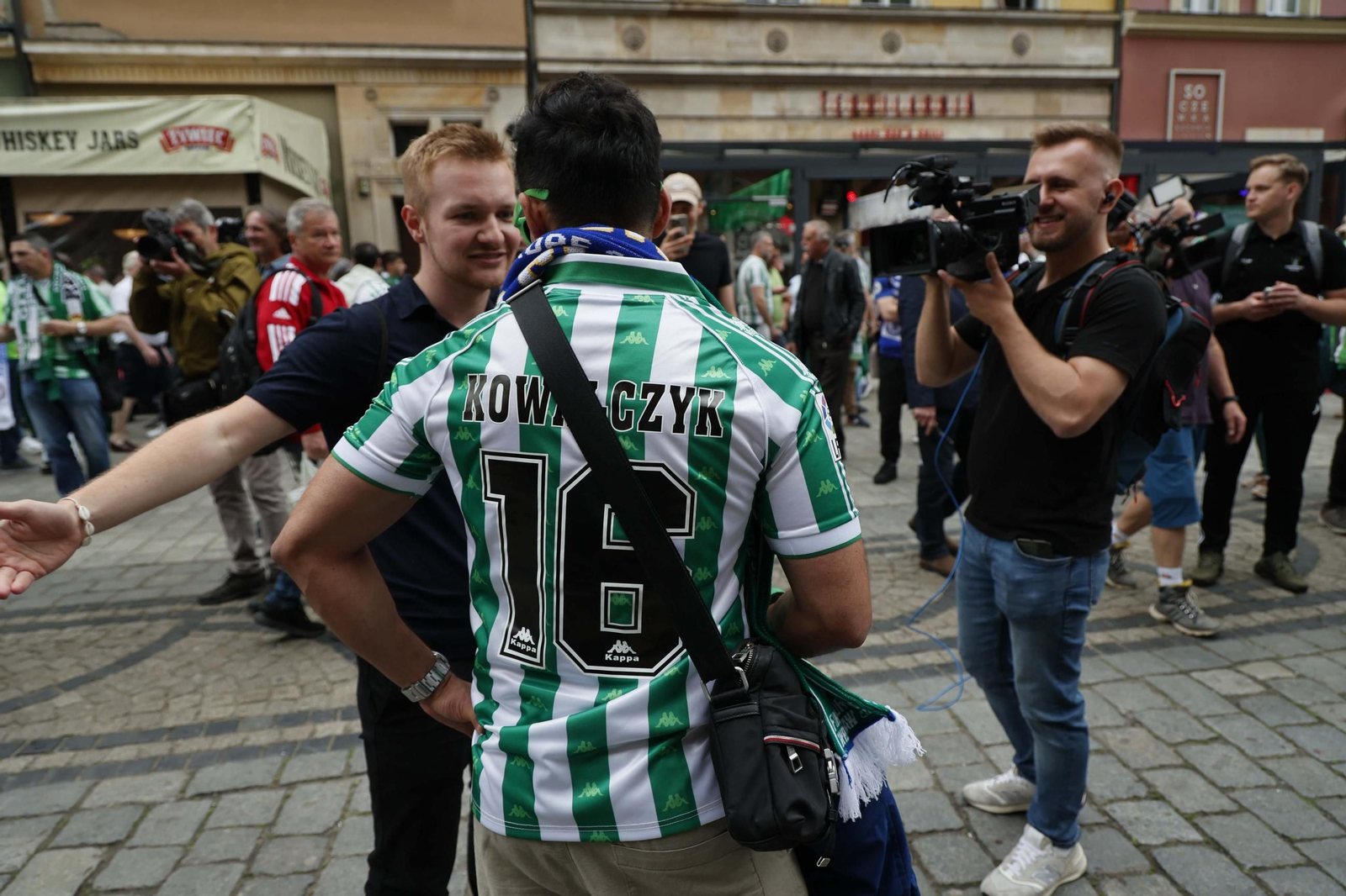 Las imágenes de la marea verde en al final de la Conference League