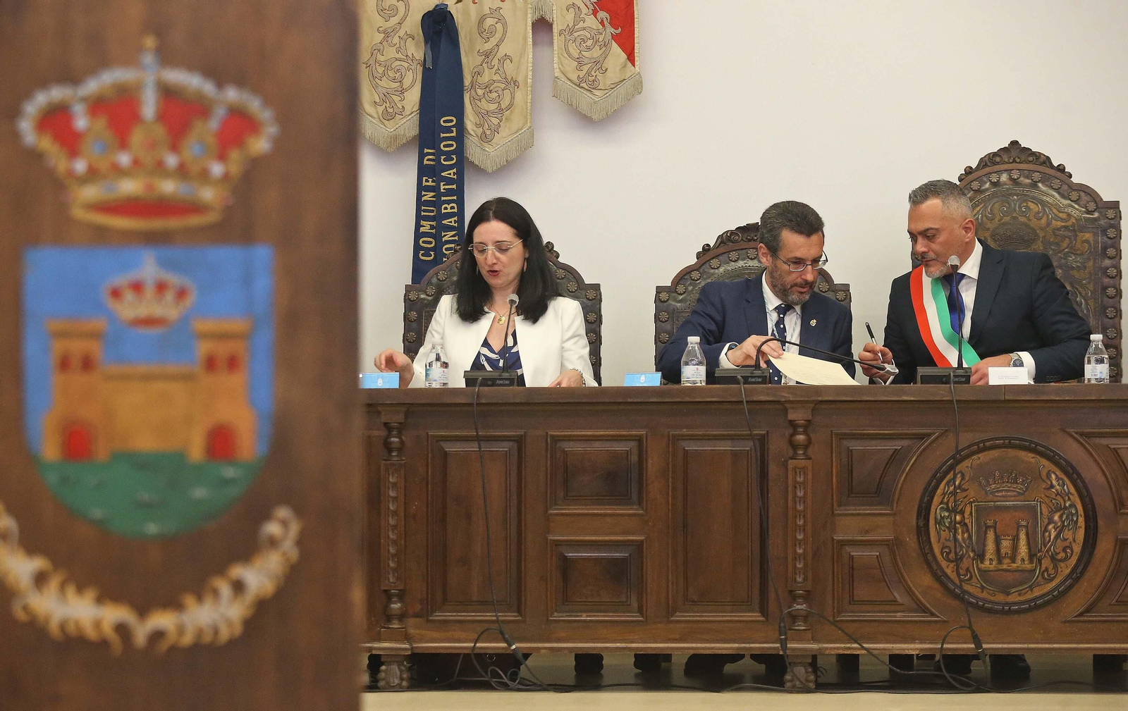 Fotos del acto de hermanamiento de La Línea con Buonabitacolo