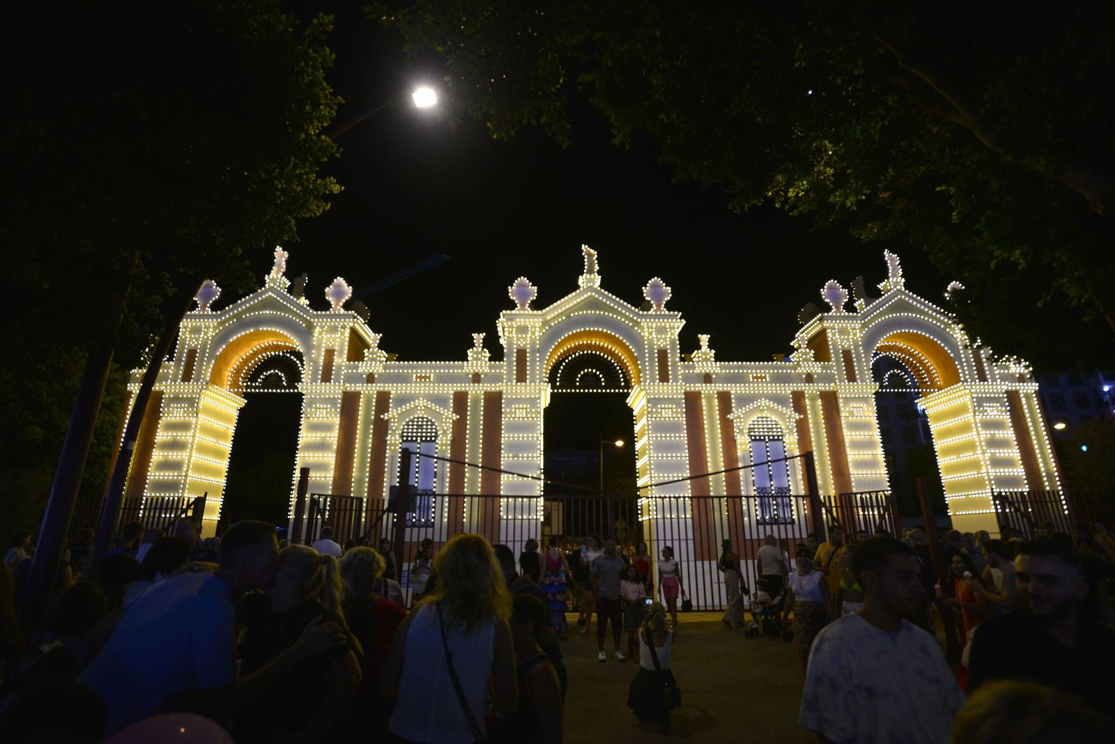 Portada de la Feria de Almería.