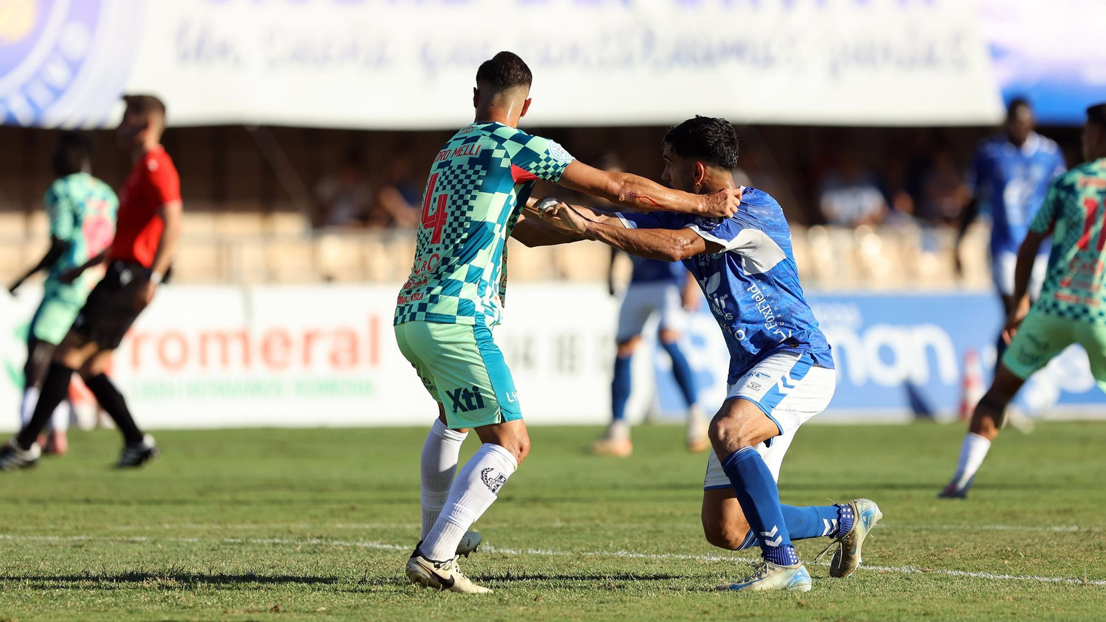 Imágenes del Xerez DFC contra el Yeclano Deportivo en Chapín