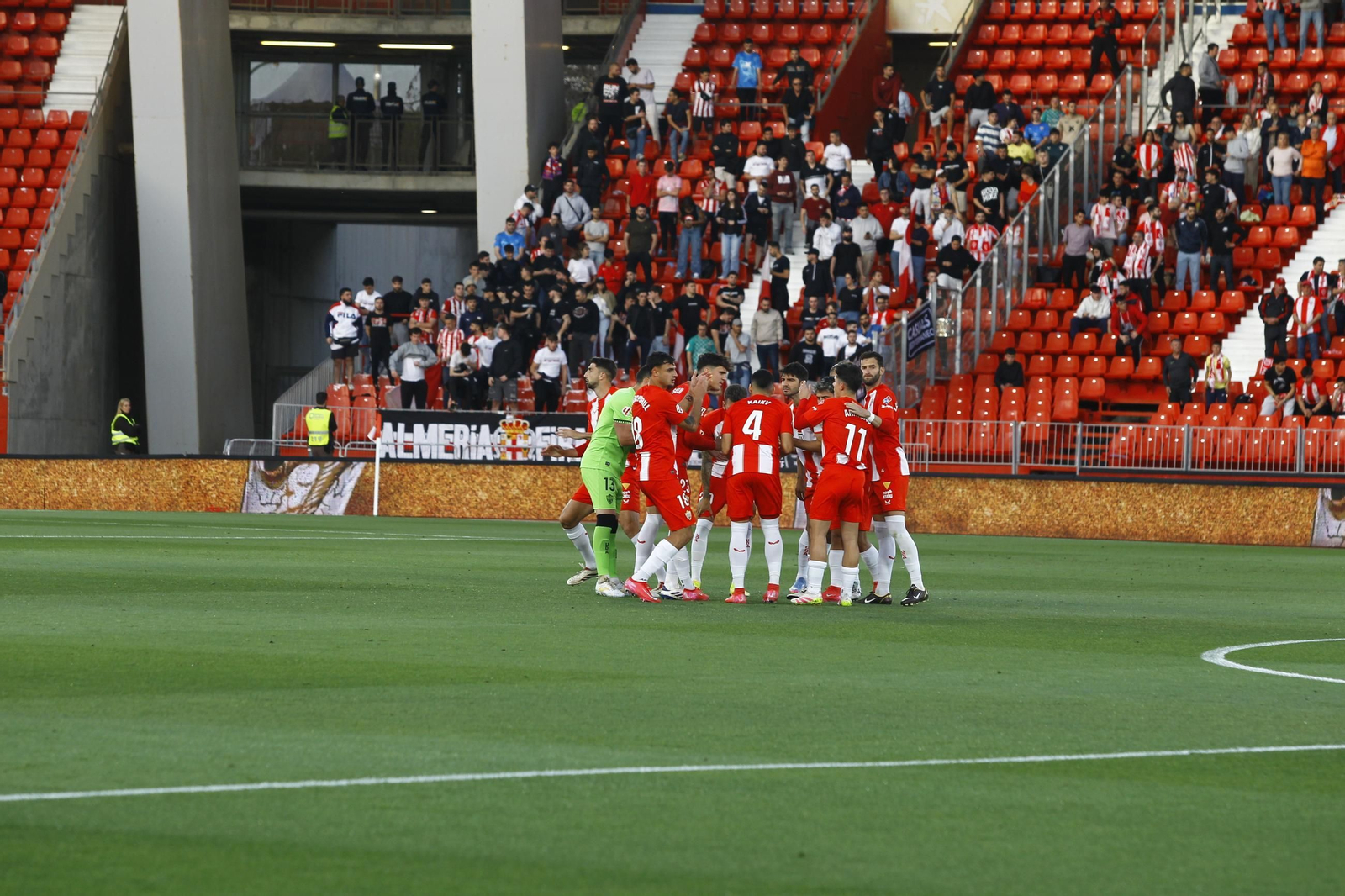 U.D. Almería-Racing Club Ferrol, en imágenes
