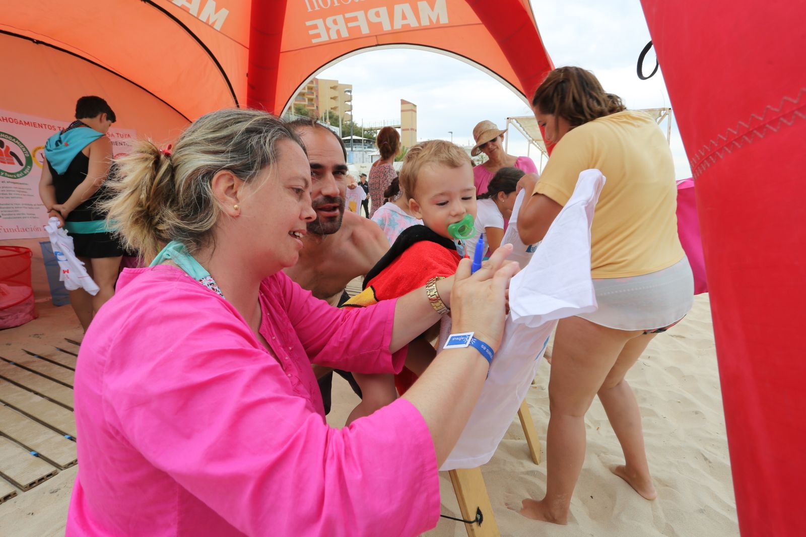 La Infanta Doña Elena asiste a varios talleres de prevención de la fundación Mapfre, en imágenes