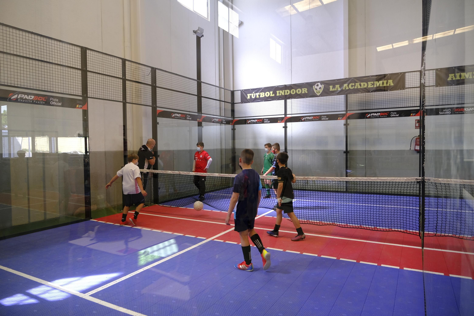 Fotogalería de los campus de Sporting Almería y Fútbol Indoor La Academia.