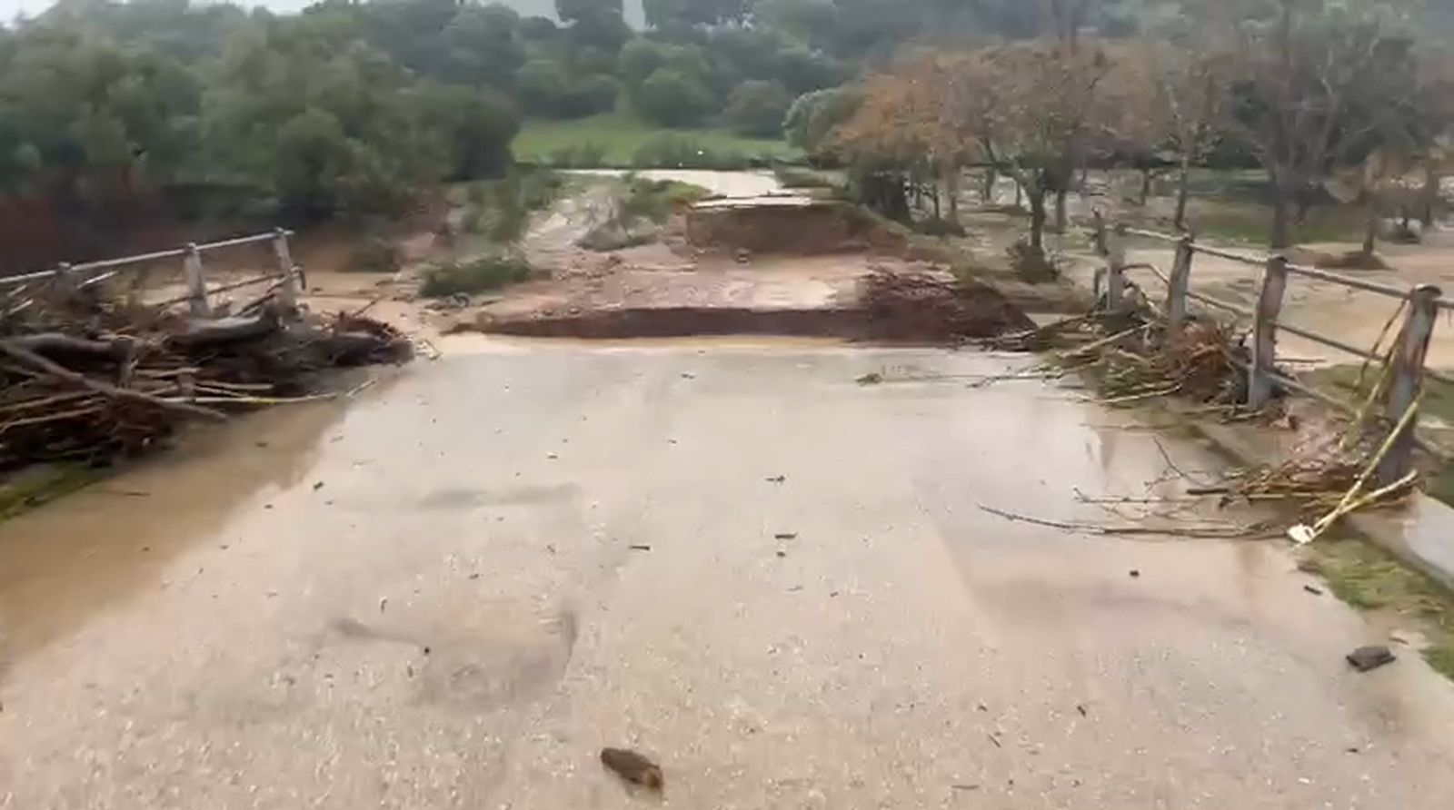 El puente de la Toleta en Puerto Serrano, destruido por la crecida del Guadalete debido a la borrasca Leonardo