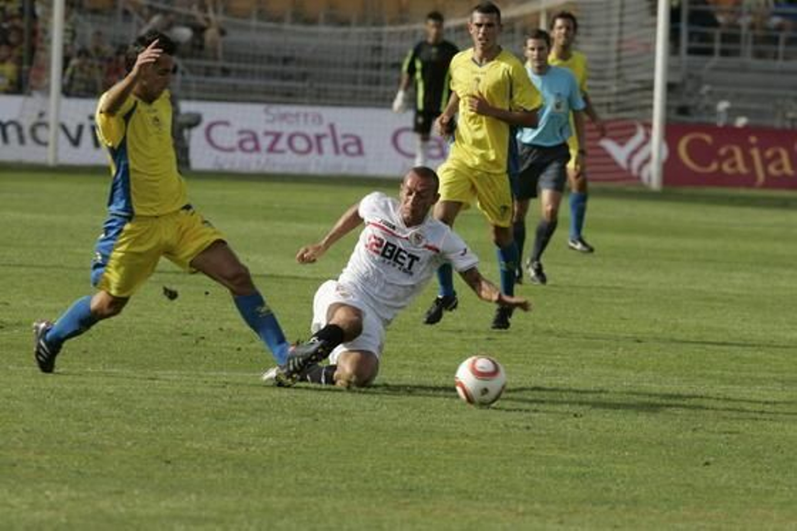El Sevilla consiguió imponerse por tres goles a dos y cierra así la época de pruebas antes de enfrentarse al Barça.

Foto: Jesús Marín