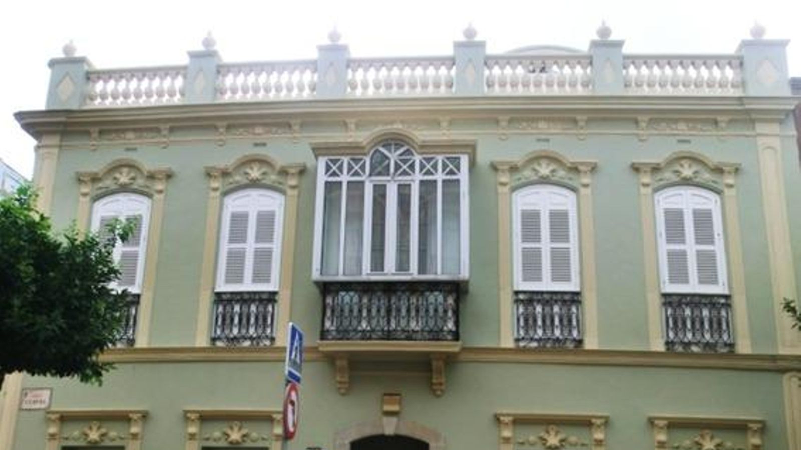 Casa en la calle Clavel. Casa en la calle Clavel.