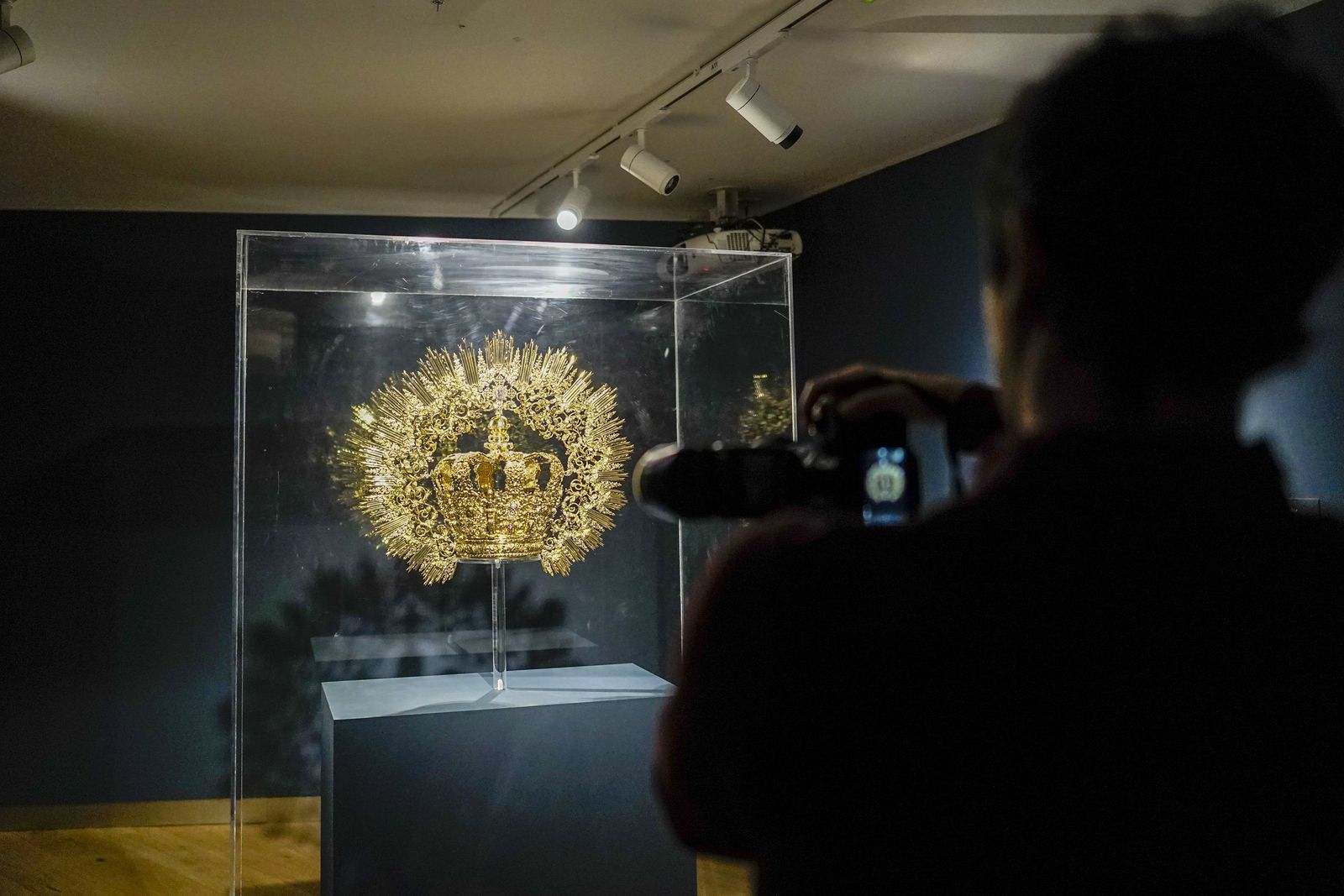 La inauguración de la exposición de Cayetano Gonzalez en Fundación Cajasol, todas las fotos