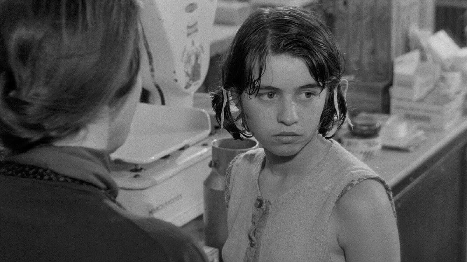 Una imagen de 'Mouchette' (1967, Bresson), basada en la novela de Georges Bernanos.