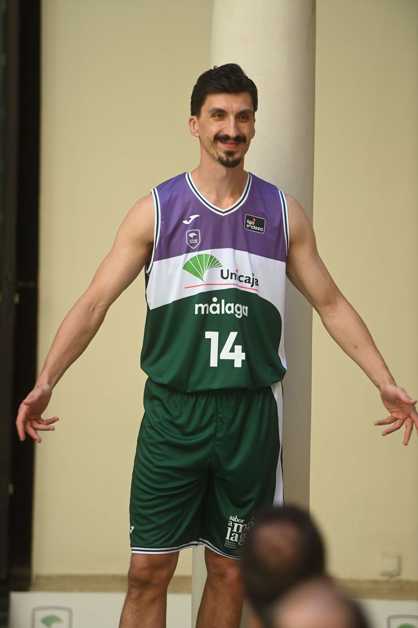 Fotos: la presentación de las nuevas camisetas del Unicaja
