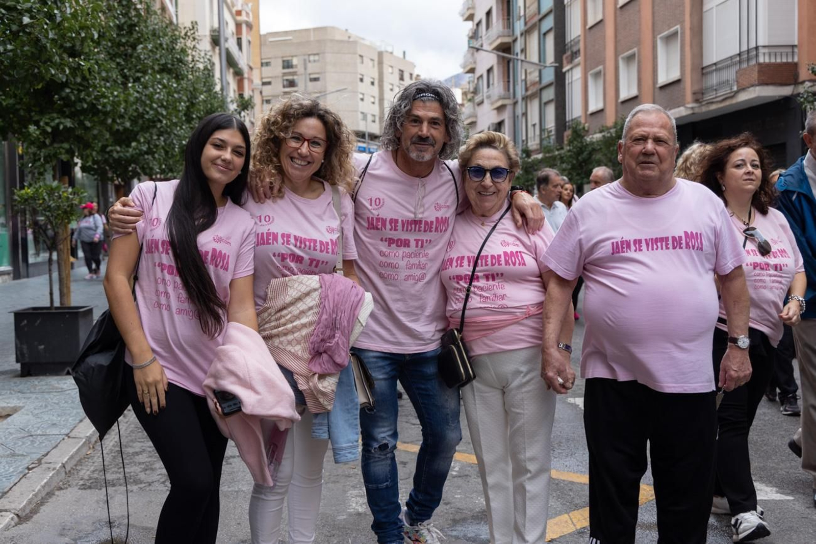 Jaén se viste de rosa con una marcha reivindicativa contra el cáncer de mama