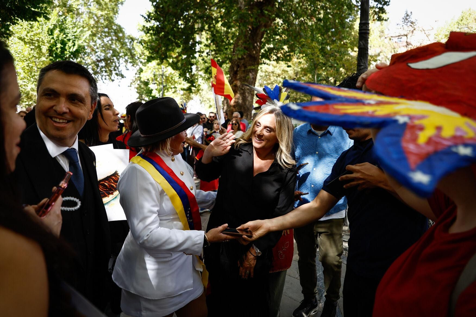 Fotos: así ha sido el desfile por el Día de la Hispanidad en Granada