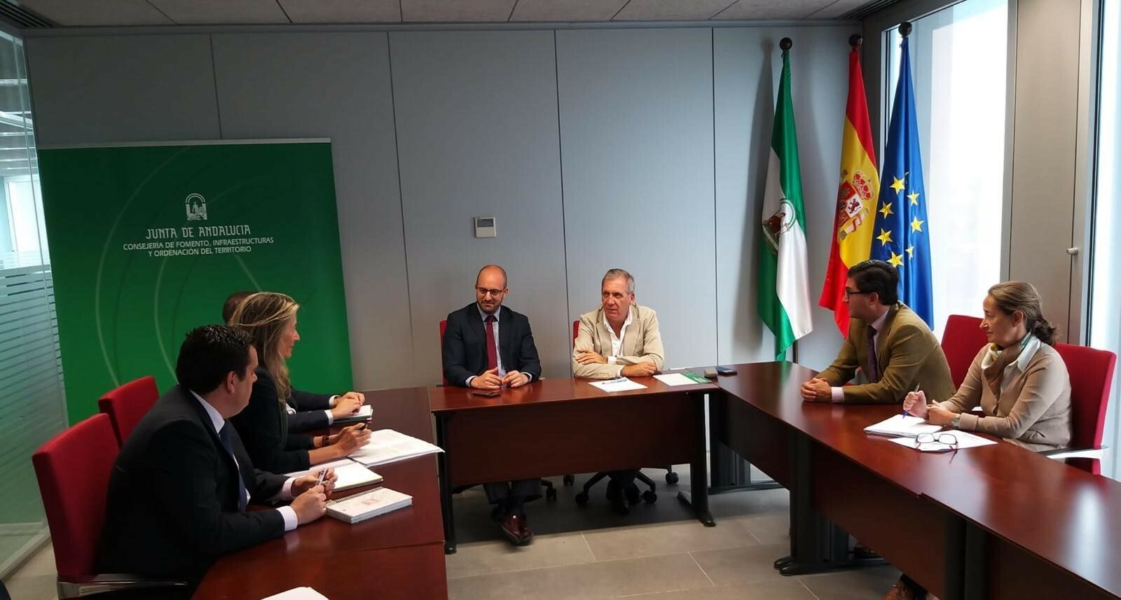 La reunión celebrada en la Consejería de Fomento y Ordenación del Territorio.