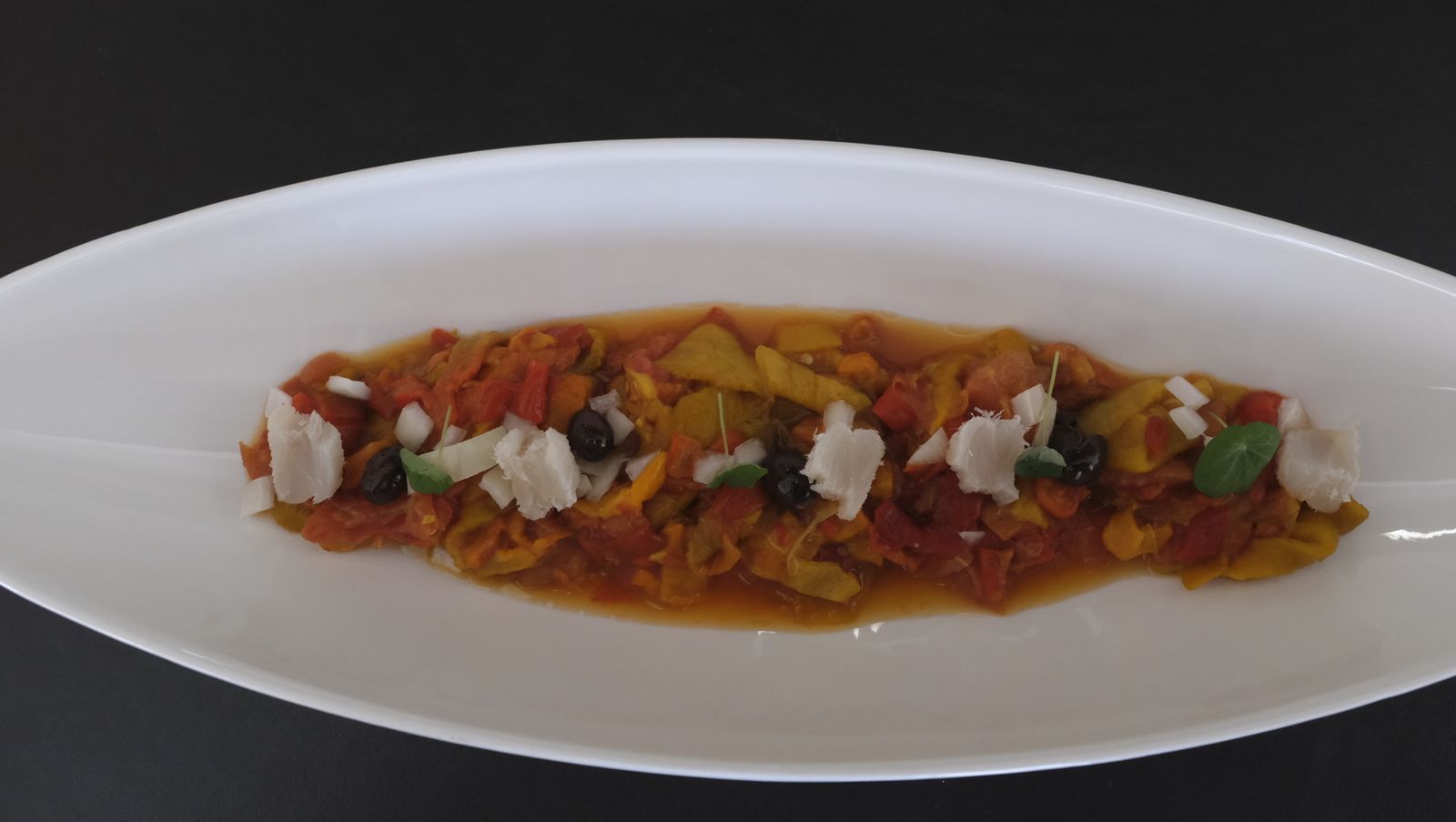 1. Ensalada de bote con bacalao salado