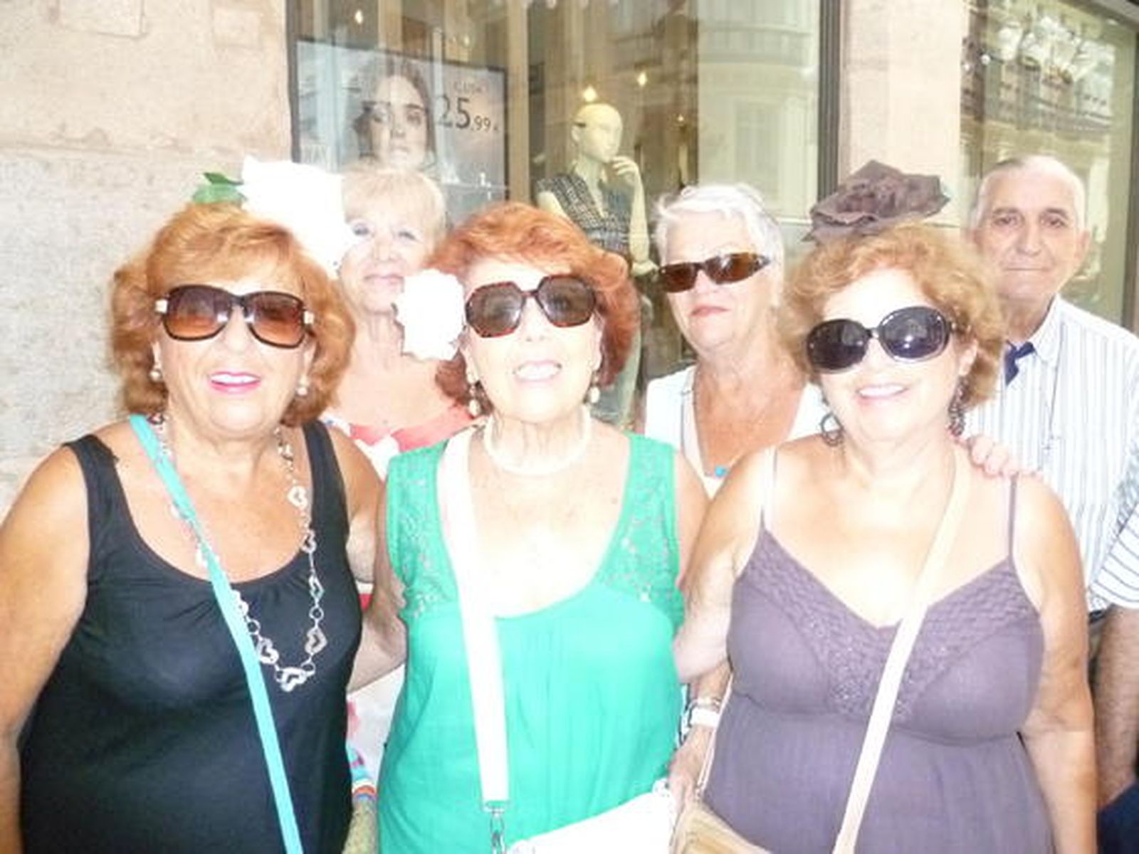 Hora de barrer la fiesta 

Foto: Lorena Avilés