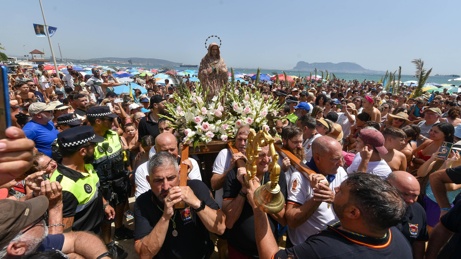 La romería marítima de la Virgen de la Palma en El Rinconcillo, en imágenes