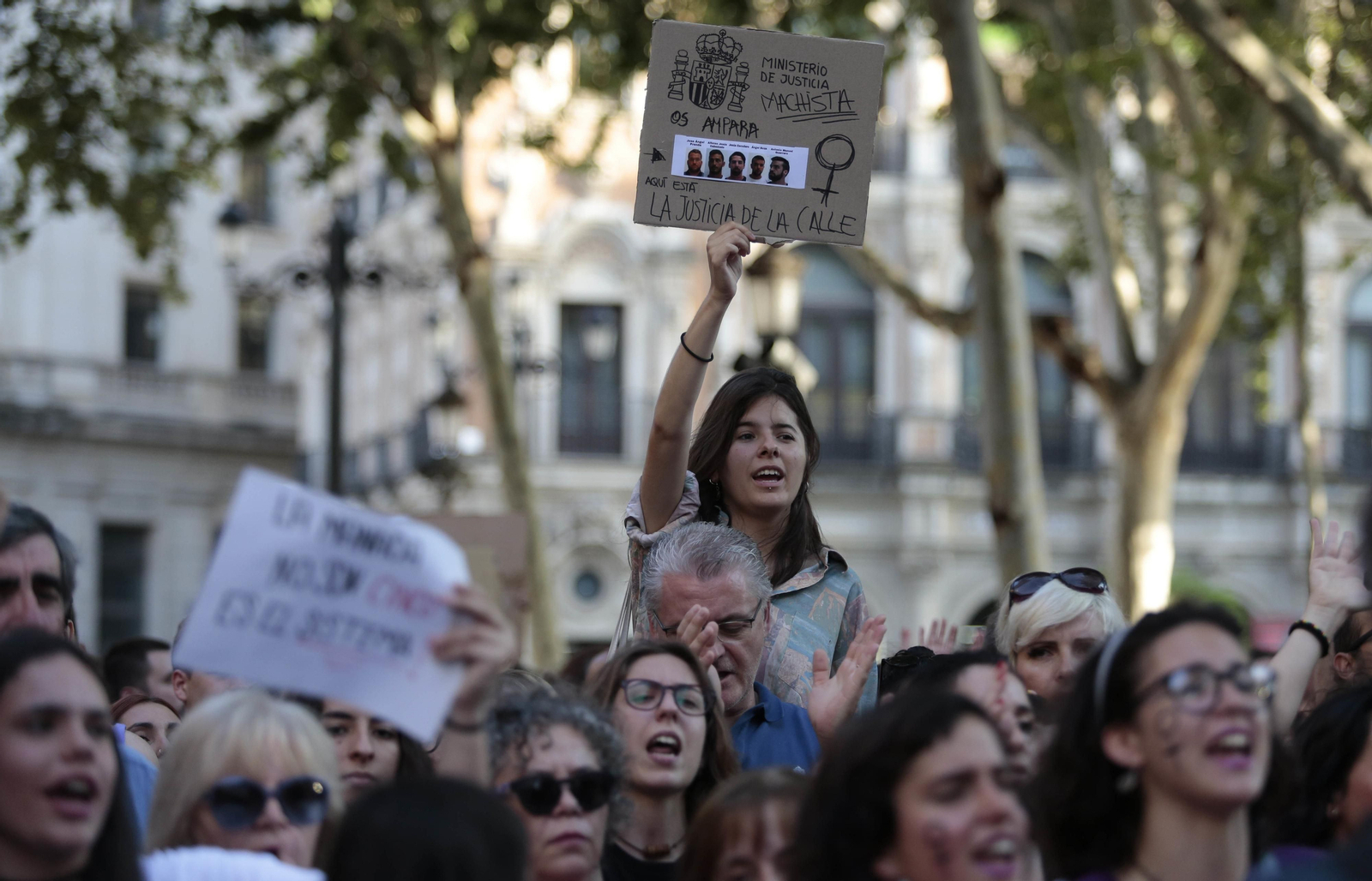 Manifestación contra la libertad de la Manada en Sevilla