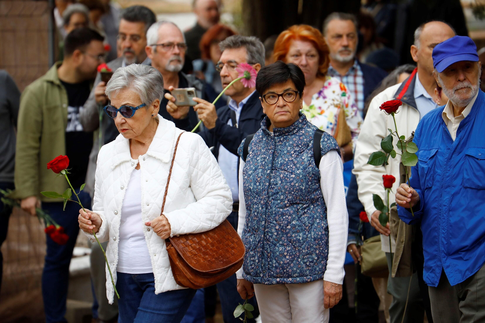 El acto de homenaje previo a las exhumaciones de las fosas en la Salud, en imágenes