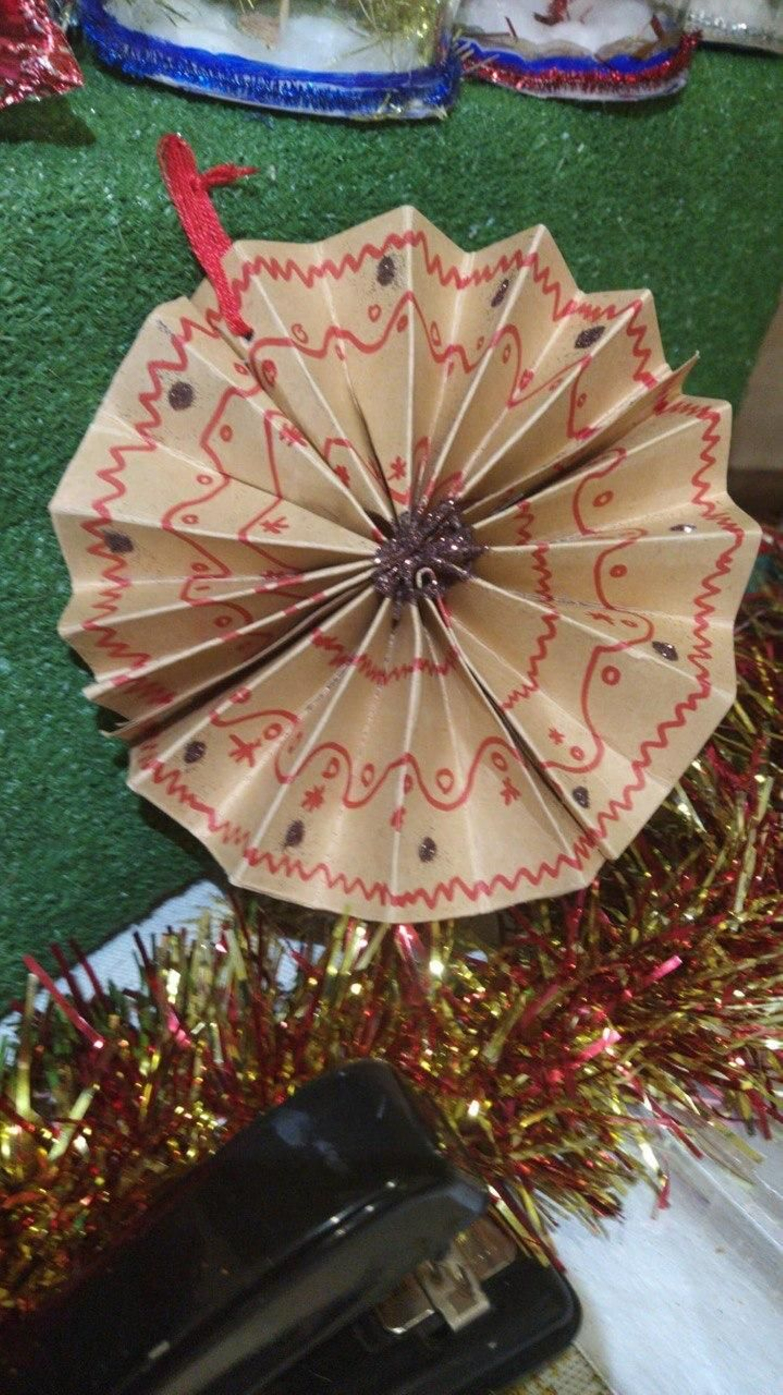 Un ejemplo de adorno hecho con material reciclado