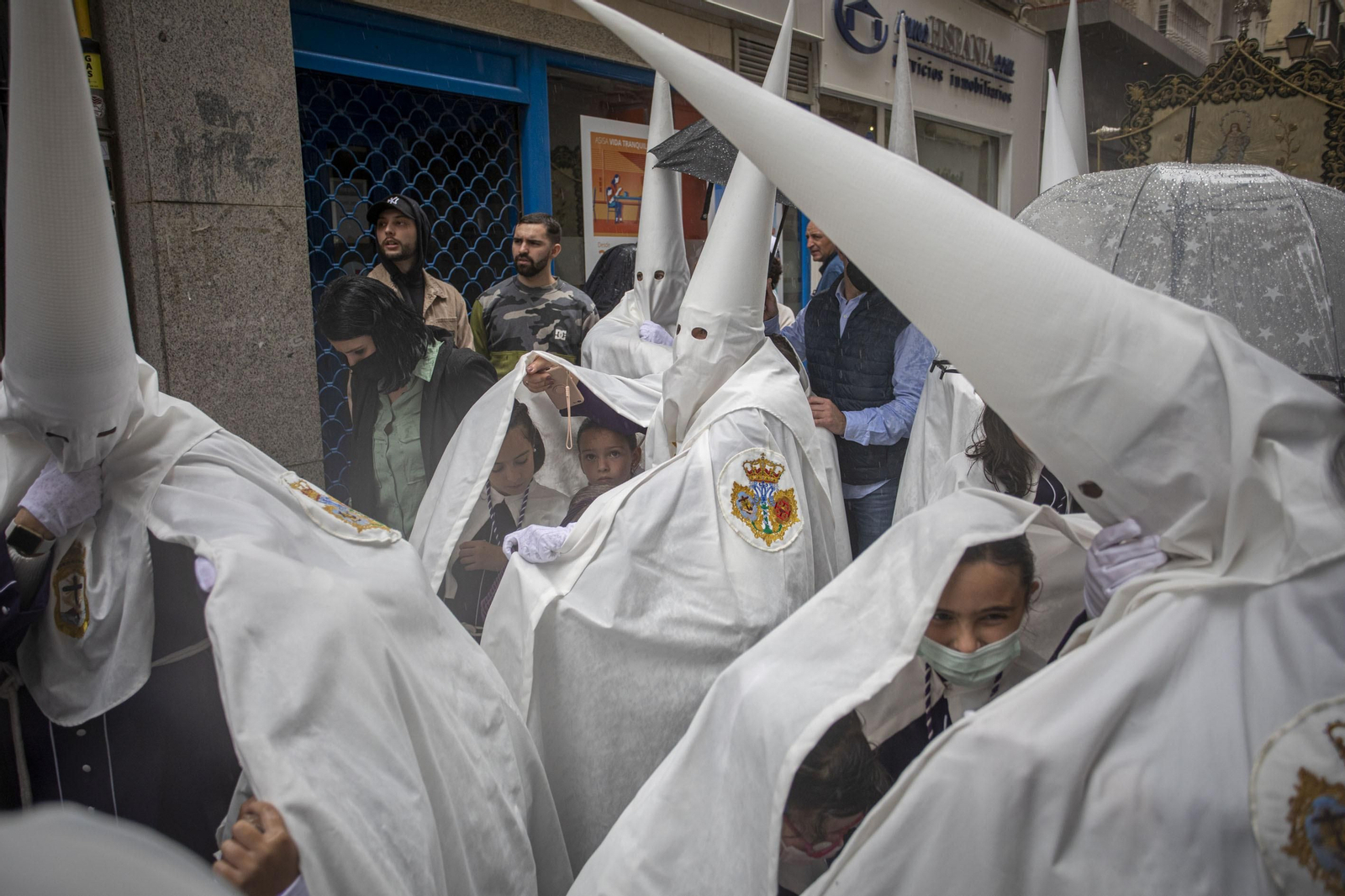 Las imágenes de la cofradía del Nazareno del Amor en la Semana Santa de Cádiz 2022
