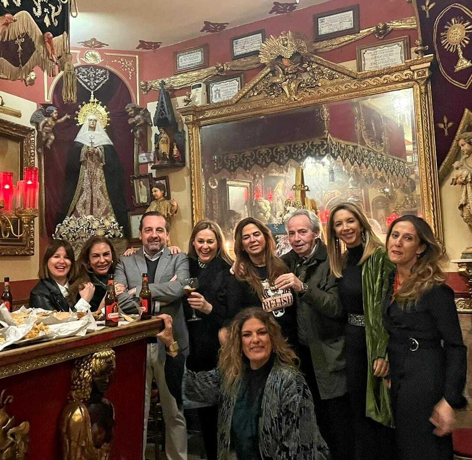 La tertulia Las Macarenas del Jarrillo se reúne junto a Enrique Casellas