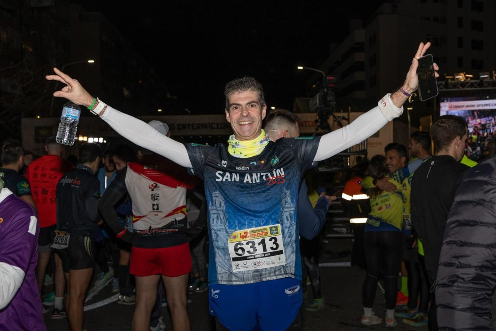 En imágenes: búscate en tu llegada a meta de la Carrera de San Antón 2025 (8)