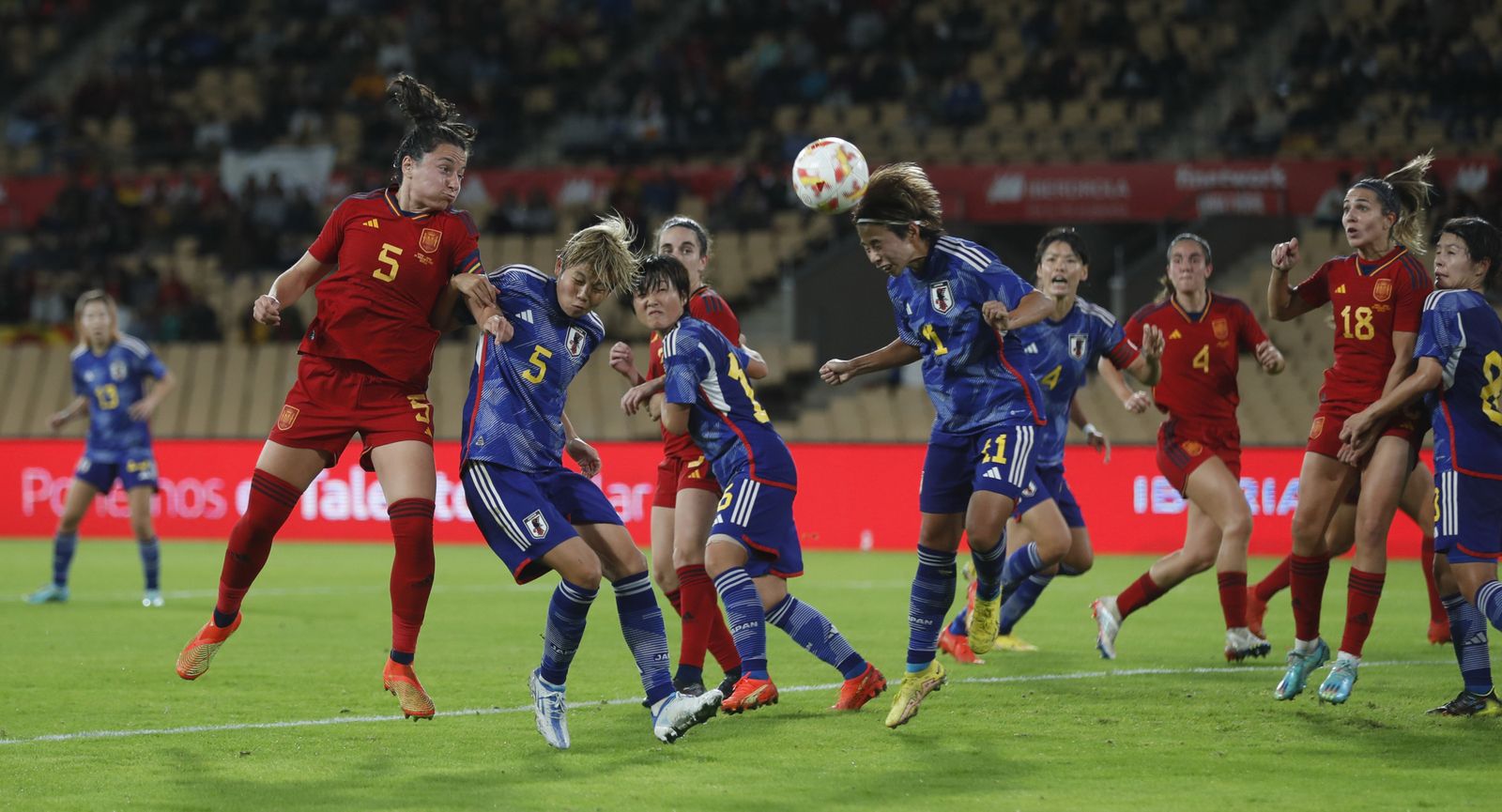 Las imágenes del España - Japón femenino en Sevilla