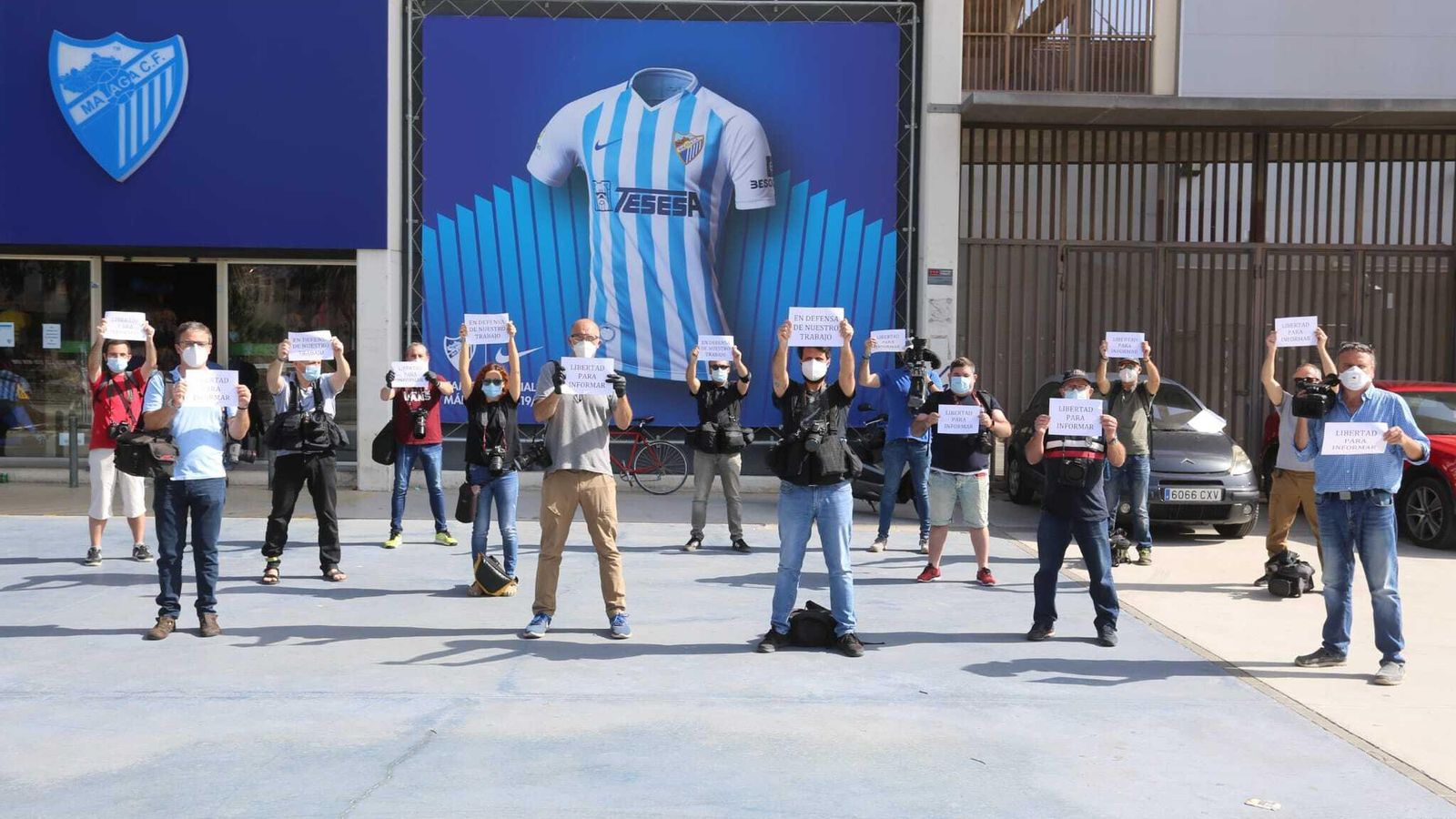 Un momento de la protesta en La Rosaleda.