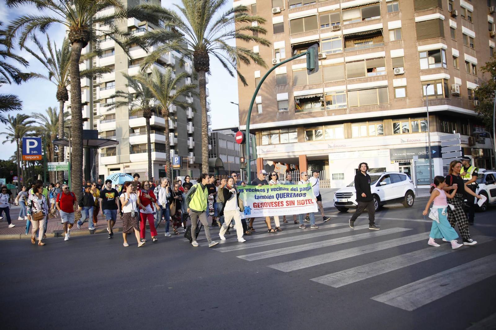 La manifestación "Genoveses sin hotel", en imágenes