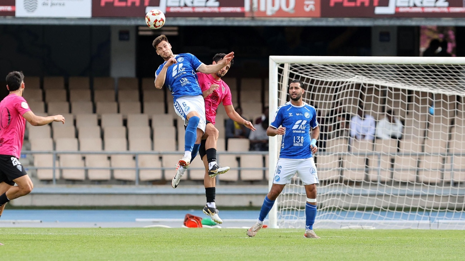 Imágenes del Xerez DFC contra San Fernando CD en Chapín